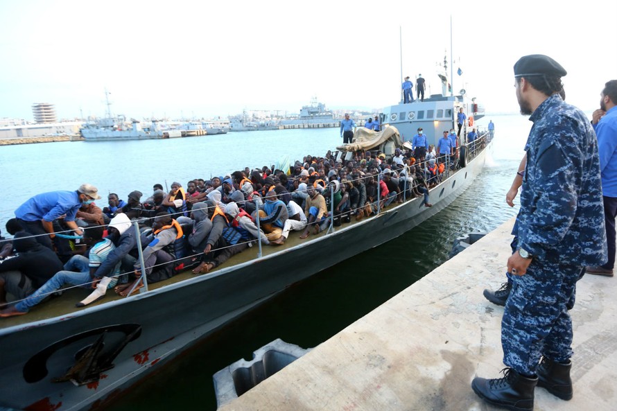 EU phớt lờ lời kêu gọi của Italia về việc chia sẻ gánh nặng người tị nạn