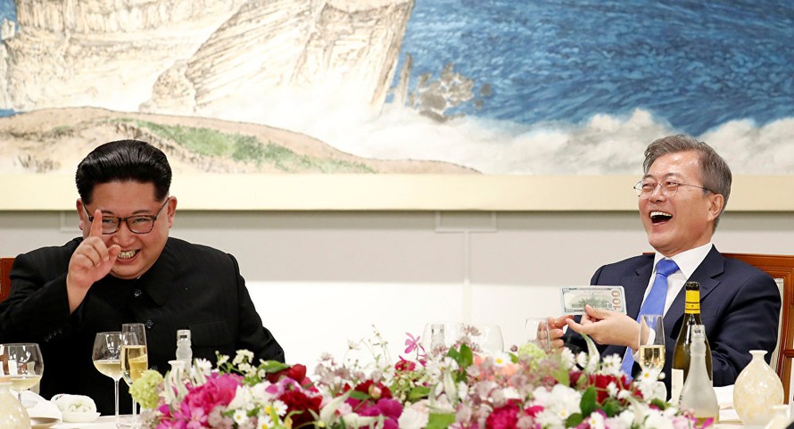 Hàng loạt lãnh đạo chaebol tháp tùng Tổng thống Moon tới Bình Nhưỡng