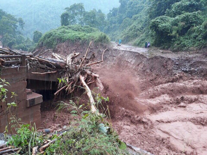 Hoàn lưu bão Mangkhut gây mưa lũ cho các tỉnh Bắc Bộ và Bắc Trung Bộ