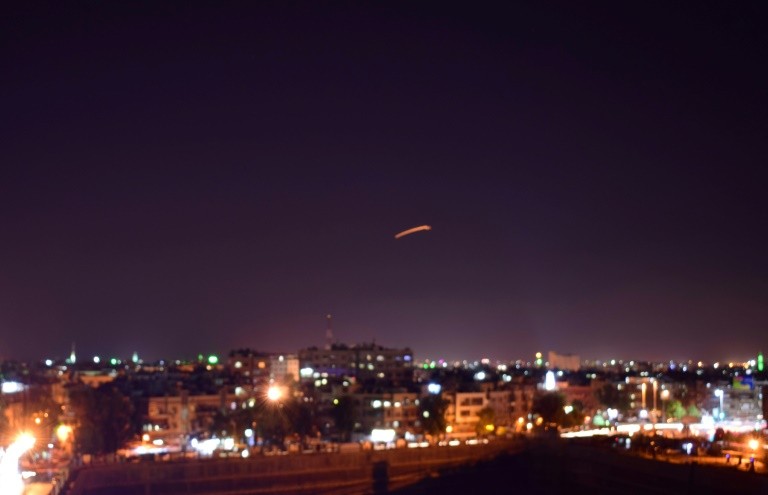 Chiến sự Syria: 12 người thương vong sau vụ không kích tên lửa tại Latakia 