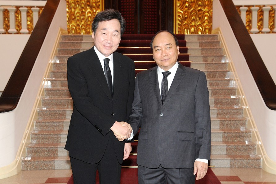 Thủ tướng Nguyễn Xuân Phúc hội kiến Thủ tướng Hàn Quốc