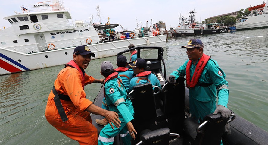 Trục vớt được 6 thi thể nạn nhân vụ máy bay rơi tại Indonesia 