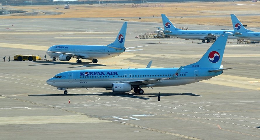 Hàn Quốc: Hành khách nổi điên, đập vỡ cửa kính máy bay khi đang hạ cánh