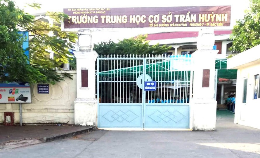 Trường THCS Trần Huỳnh.