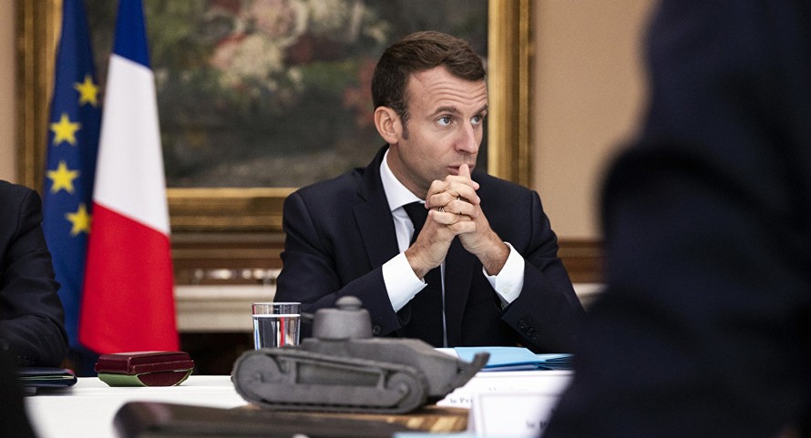 Tổng thống Macron đối mặt với cuộc bỏ phiếu bất tín nhiệm