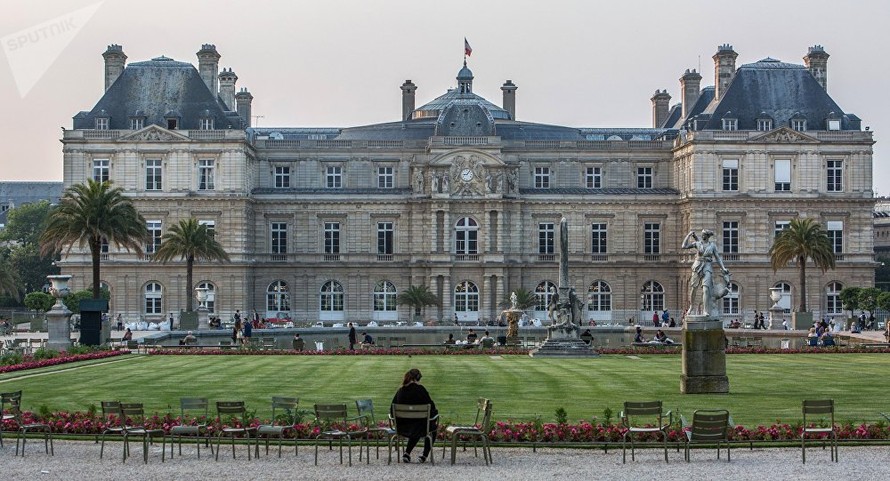 Thượng viện Pháp bác bỏ yêu cầu bỏ phiếu bất tín nhiệm của phe cánh tả