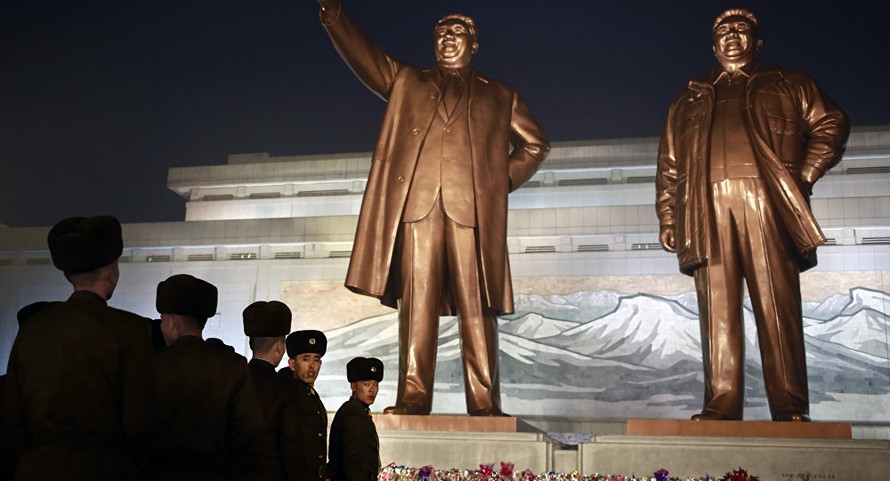 Chủ tịch Kim Jong-un đến viếng lăng mộ cố Chủ tịch Kim Jong-il