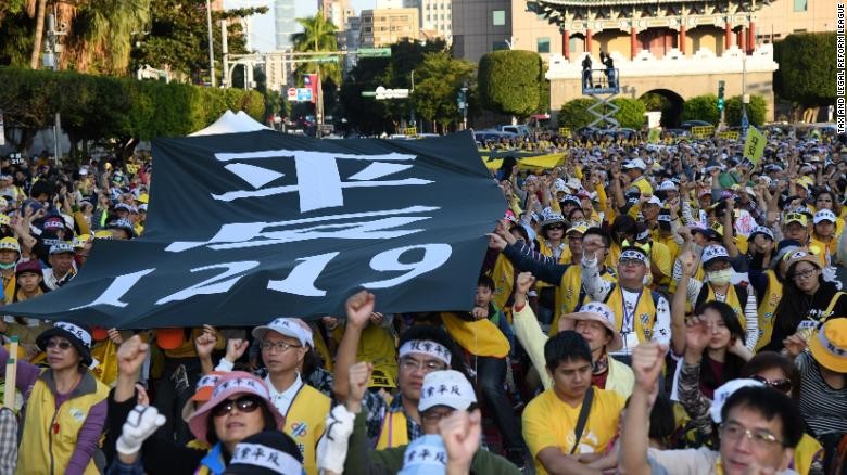 Phong trào biểu tình 'áo vàng' lan đến Đài Loan