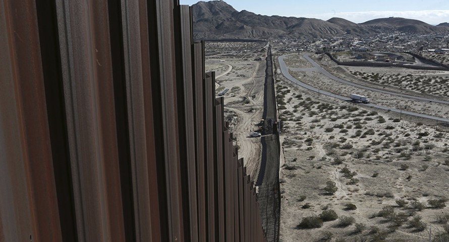 Tổng thống Trump lại đe dọa đóng cửa hoàn toàn biên giới phía nam