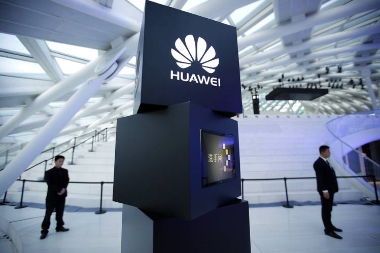 Chính quyền Mỹ cáo buộc Huawei gian lận thương mại và rửa tiền