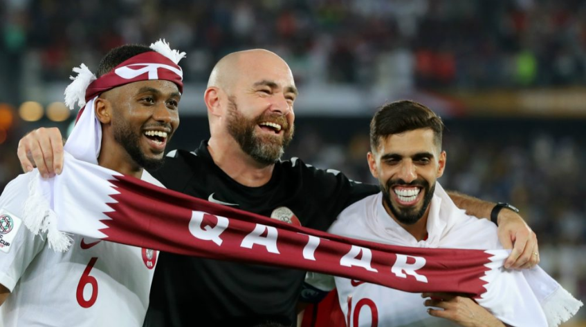 Làm nên lịch sử cùng Qatar, HLV Sanchez không lo bị 'mất ghế'