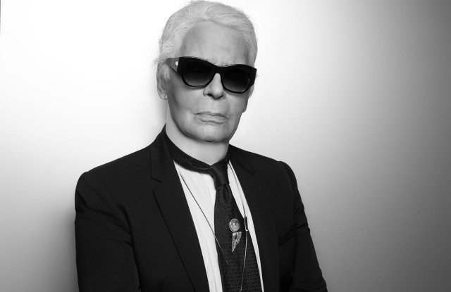 Nhà thiết kế 'huyền thoại' Karl Lagerfeld qua đời ở tuổi 85