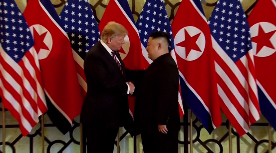 Chính thức: Hai ông Kim và Trump gặp mặt, bắt tay tại Hà Nội