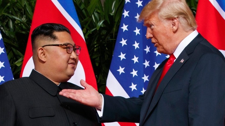 Tình cảm của Donald Trump và Kim Jong Un qua những lá thư