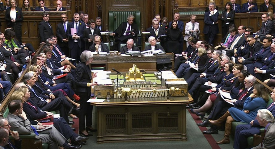 Thủ tướng Anh trả lời phiên chất vấn tại Hạ viện hôm 6/3. Ảnh: AP