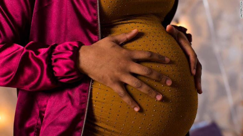Thai phụ sinh đôi sau khi hạ sinh con đầu lòng chưa đầy tháng