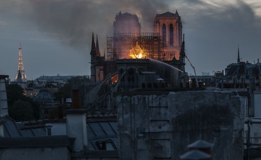 Tỷ phú người Pháp quyên góp 100 triệu euro để tu sửa Nhà thờ Đức Bà