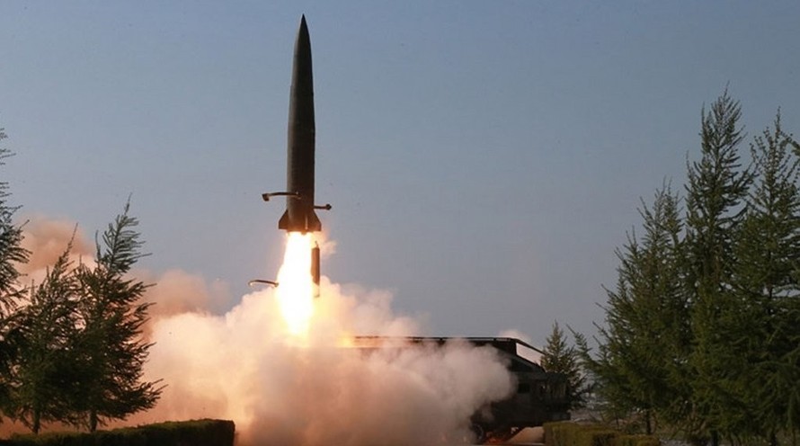 Triều Tiên tiếp tục bắn tên lửa tầm xa
