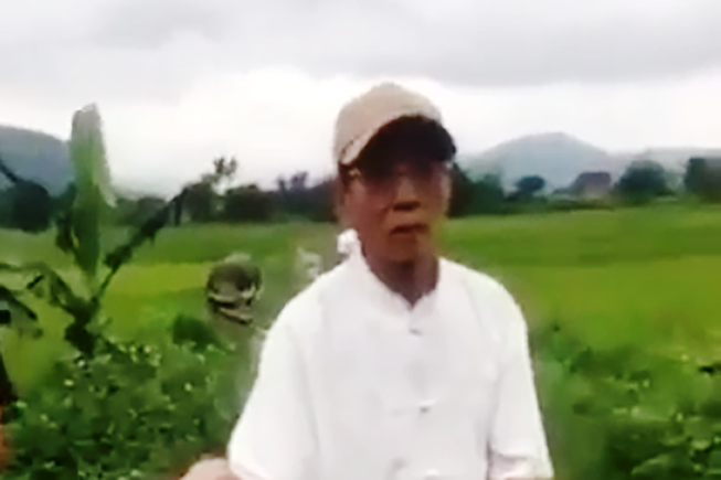 Ông Nguyễn Ngọc Phác (80 tuổi) bị người dân phát hiện đang có hành vi dâm ô ngoài đồng với bé gái 8 tuổi. Ảnh: NDCC