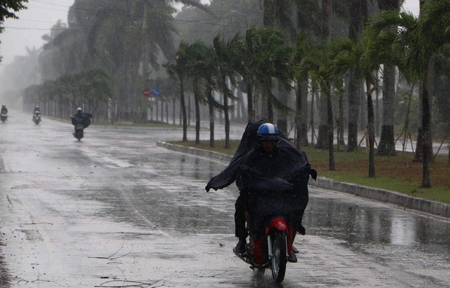 Thời tiết ngày 23/5: Mưa dông gây ngập úng và sạt lở cho Tây Nguyên và Nam Trung Bộ