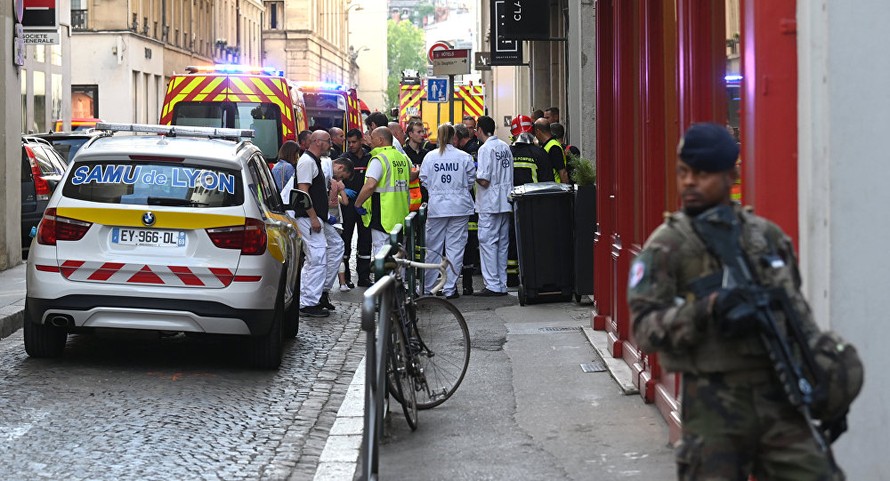 Pháp: Công bố nhân dạng nghi phạm đánh bom tại Lyon làm 13 người bị thương