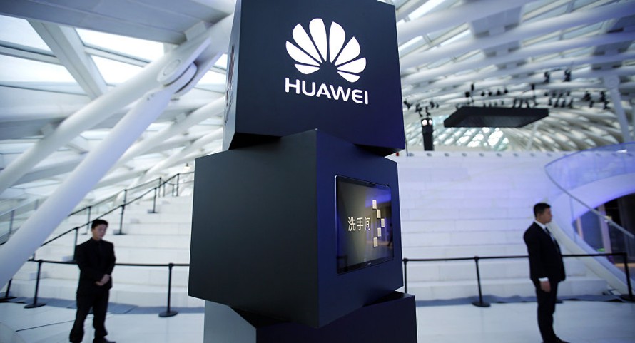 Bộ Ngoại giao Trung Quốc phản ứng trước quan điểm bảo vệ Apple của CEO Huawei 