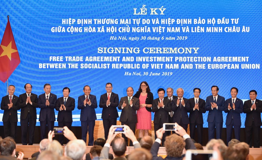 Thủ tướng Nguyễn Xuân Phúc chứng kiến Lễ ký EVFTA và IPA