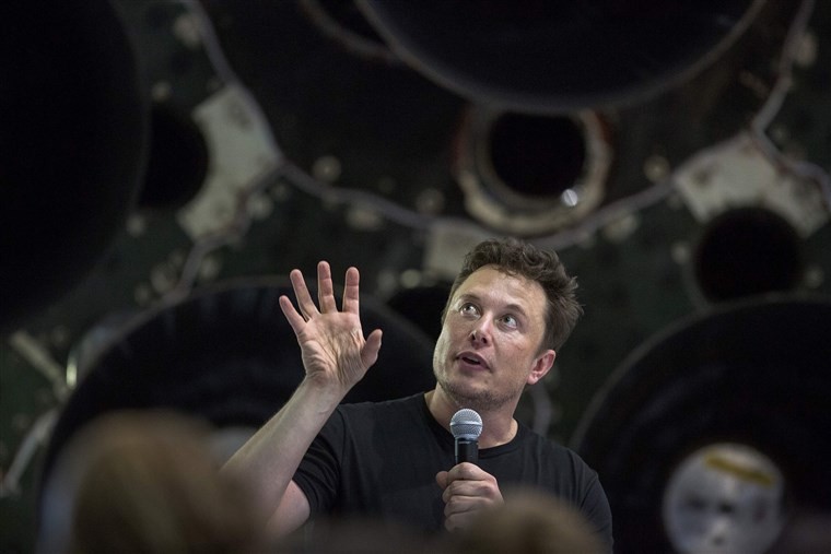 Tỷ phú Elon Musk trình làng chip đọc suy nghĩ con người