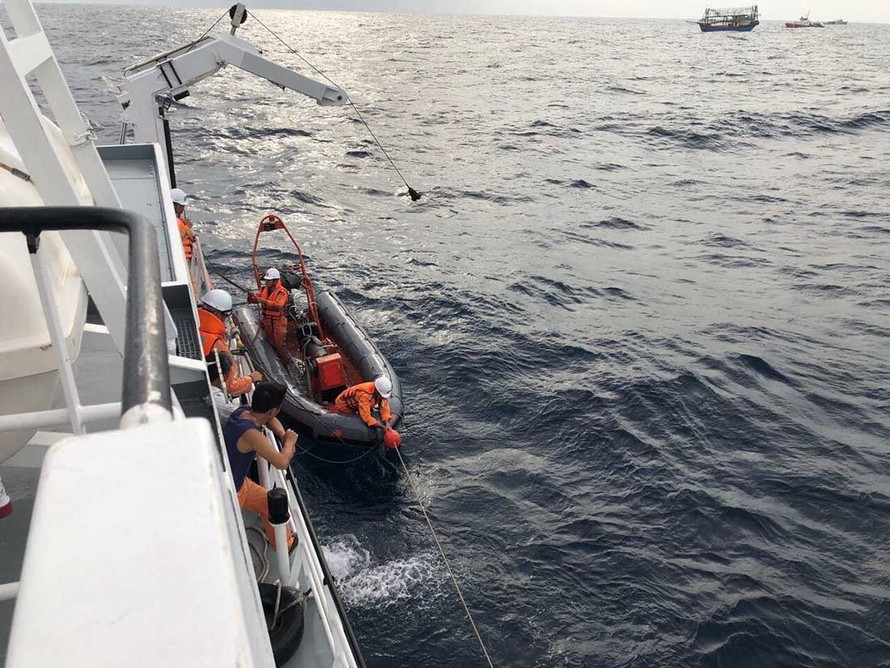 Phát hiện thi thể 2 ngư dân nghi của tàu NA 95899 TS
