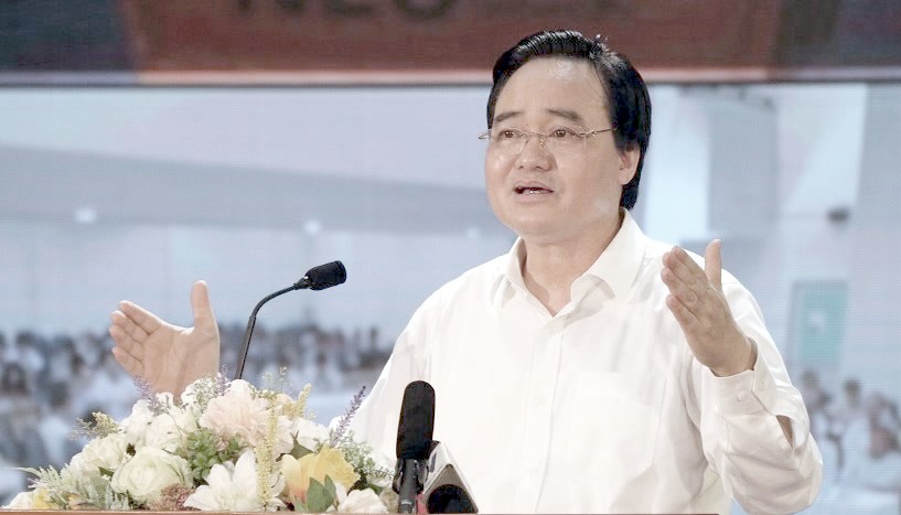 Bộ trưởng Phùng Xuân Nhạ phát biểu tại hội nghị. Ảnh: CAĐN