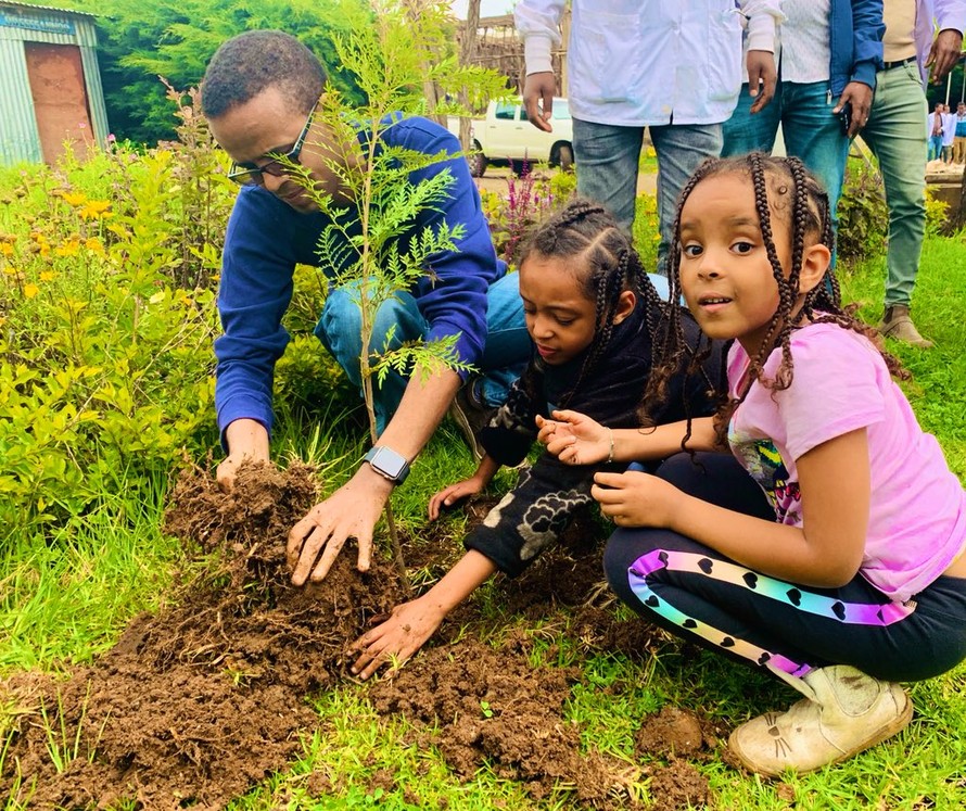 Ethiopia trồng hơn 350 triệu cây xanh trong 12 giờ