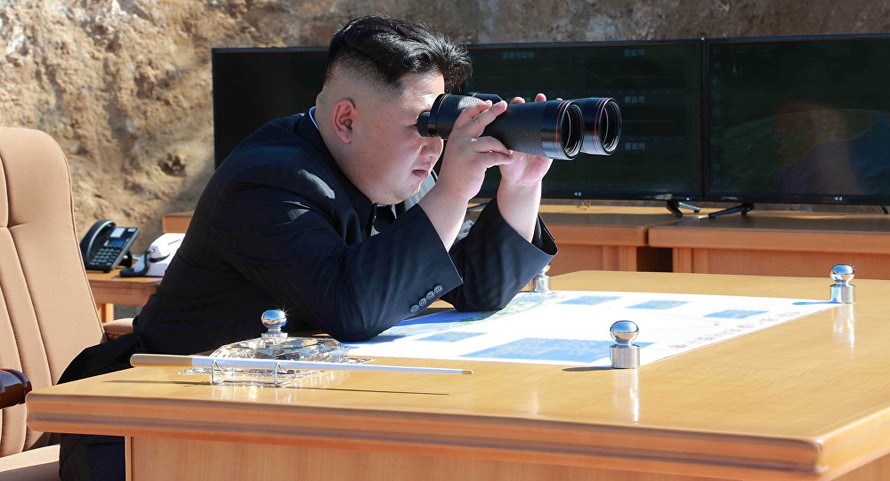 Chủ tịch Kim Jong-un thị sát vụ phóng tên lửa 