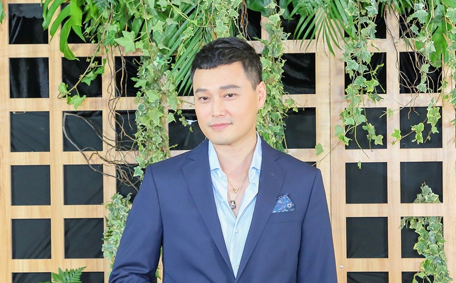 Ca sĩ Quang Vinh thổ lộ dính 'tiếng sét ái tình'