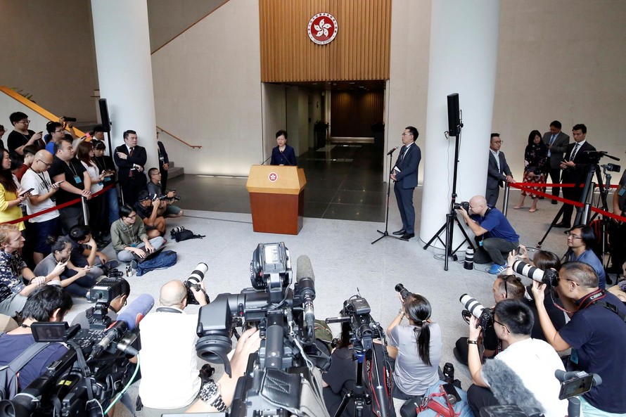 Đặc khu trưởng Hong Kong: 'Biểu tình ôn hòa là một bước ngoặt'