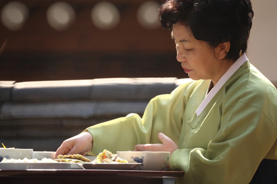 Nghệ nhân ẩm thực truyền thống Han Bok-ryeo. Ảnh: Seoul Journal