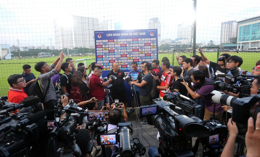 HLV Park Hang-seo dồn tâm sức cho VL World Cup 2022, chia sẻ về nhân sự ĐT Việt Nam