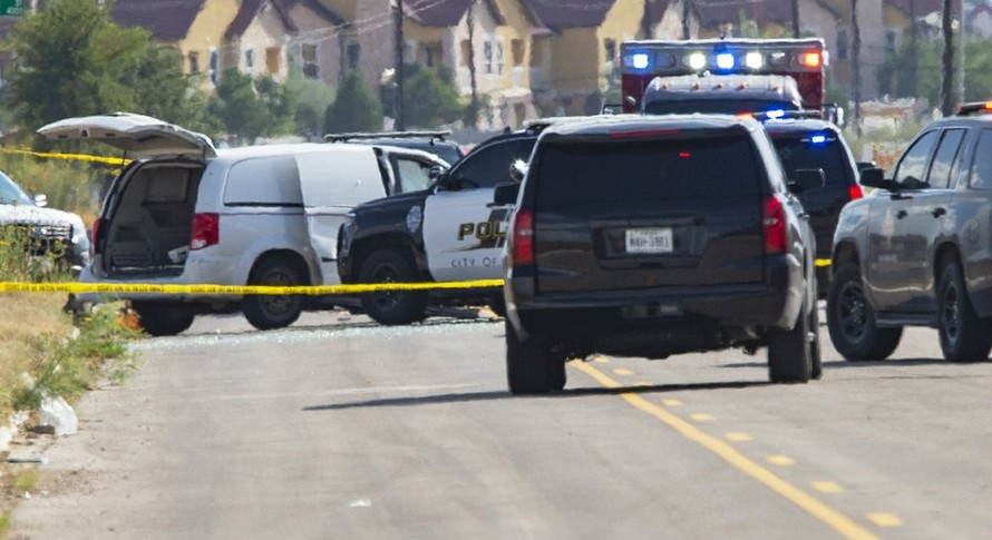 Xả súng trên cao tốc Texas khiến 5 người thiệt mạng