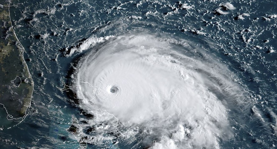 Bang Florida hủy 1500 chuyến bay do bão Dorian