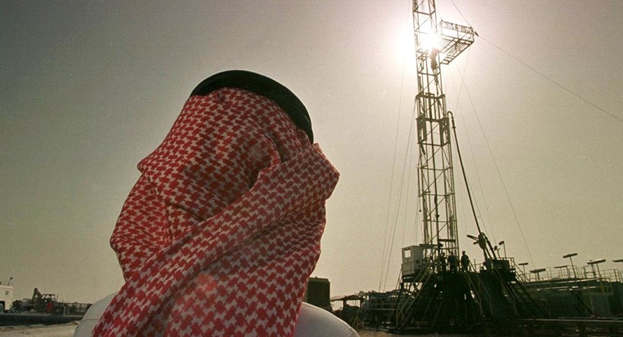 Vụ tấn công nhà máy lọc dầu đã đánh sập một nửa nguồn cung của Arab Saudi