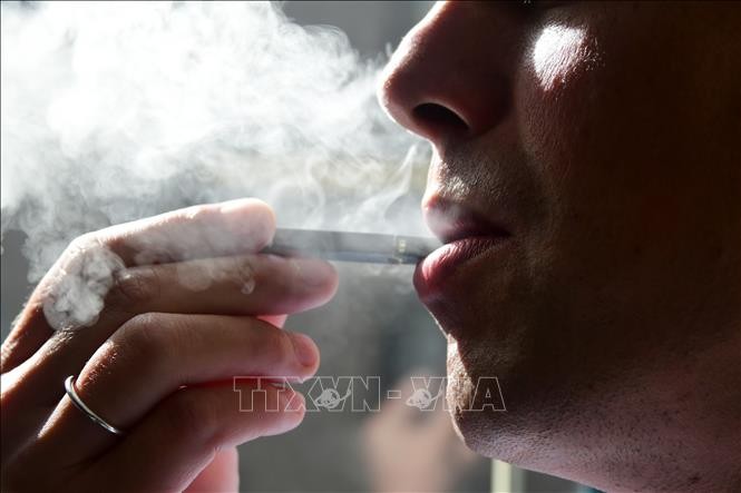 Nguyên nhân mắc bệnh phổi ở người hút thuốc lá điện tử
