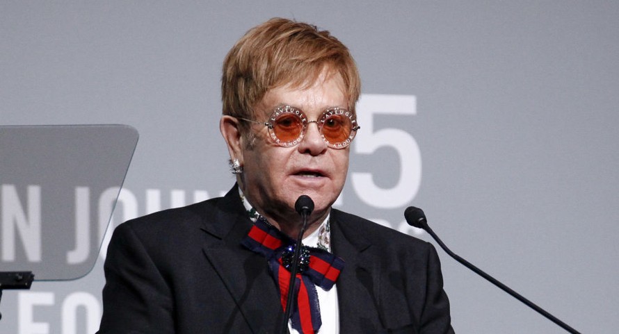 Huyền thoại nhạc pop Elton John và những lần bên lằn ranh sinh tử