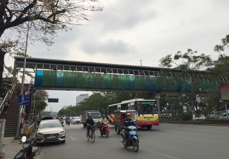 Hà Nội lắp thêm 4 cầu vượt đi bộ trong năm 2019
