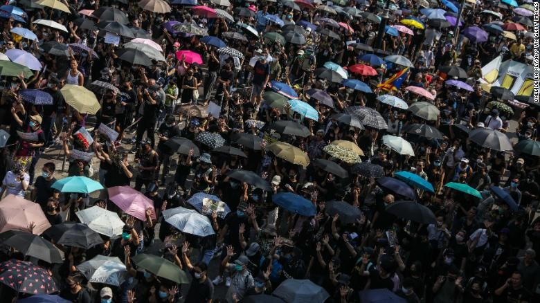 Trung Quốc: Phương Tây phải trả giá vì dung túng cho Hong Kong