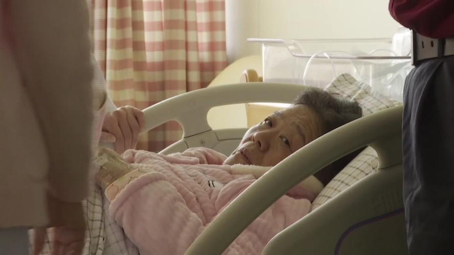 Trung Quốc: Sản phụ 67 tuổi mang thai tự nhiên đã hạ sinh một bé gái