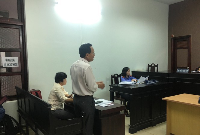 Ông Lê Văn Vui, đại diện phía nguyên đơn trình bày tại phiên tòa. Ảnh: VOV