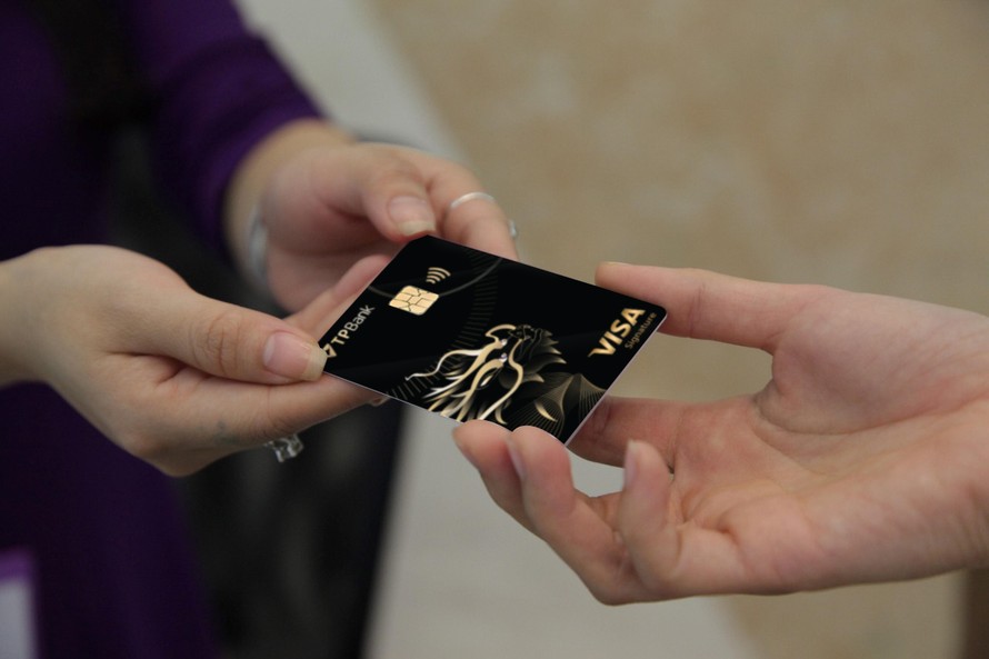 Ra mắt thẻ tín dụng kim loại, TPBank mong muốn tấm thẻ mang lại cảm giác sang trọng, đẳng cấp và khác biệt.