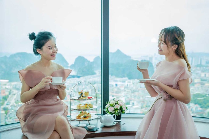 Mùa lễ hội 2019, check-in ô cửa sổ khổng lồ cực ảo tại khách sạn view cao nhất Hạ Long