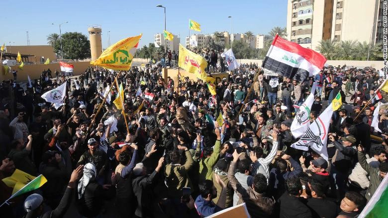 Người biểu tình Iraq gây bạo loạn tại đại sứ quán Mỹ