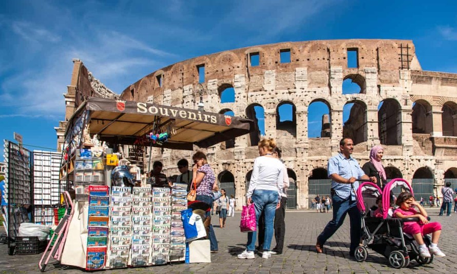 Rome di dời các quầy hàng lưu niệm khỏi nhiều điểm du lịch