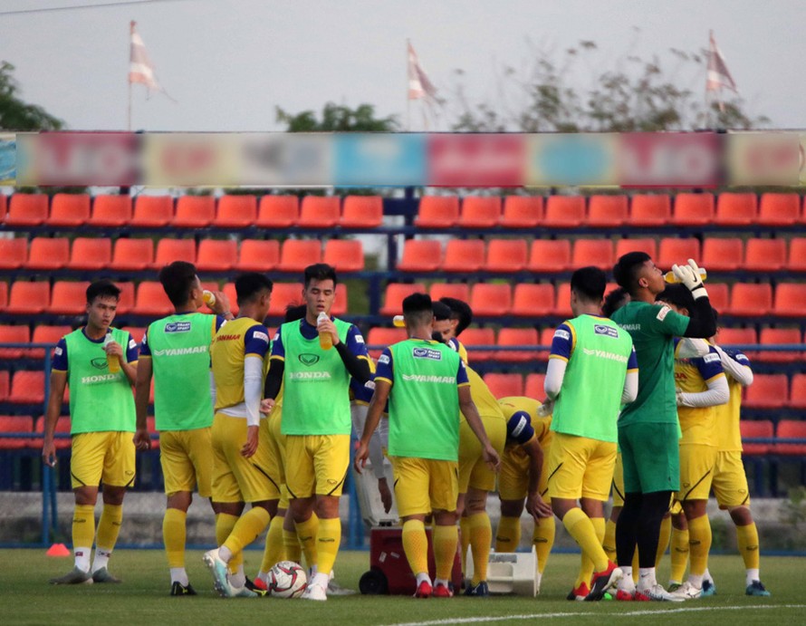 ĐT U23 Việt Nam tập buổi đầu tiên trên đất Thái Lan